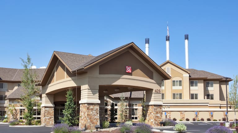 Official daytime exterior photograph of Hilton Garden Inn Bend